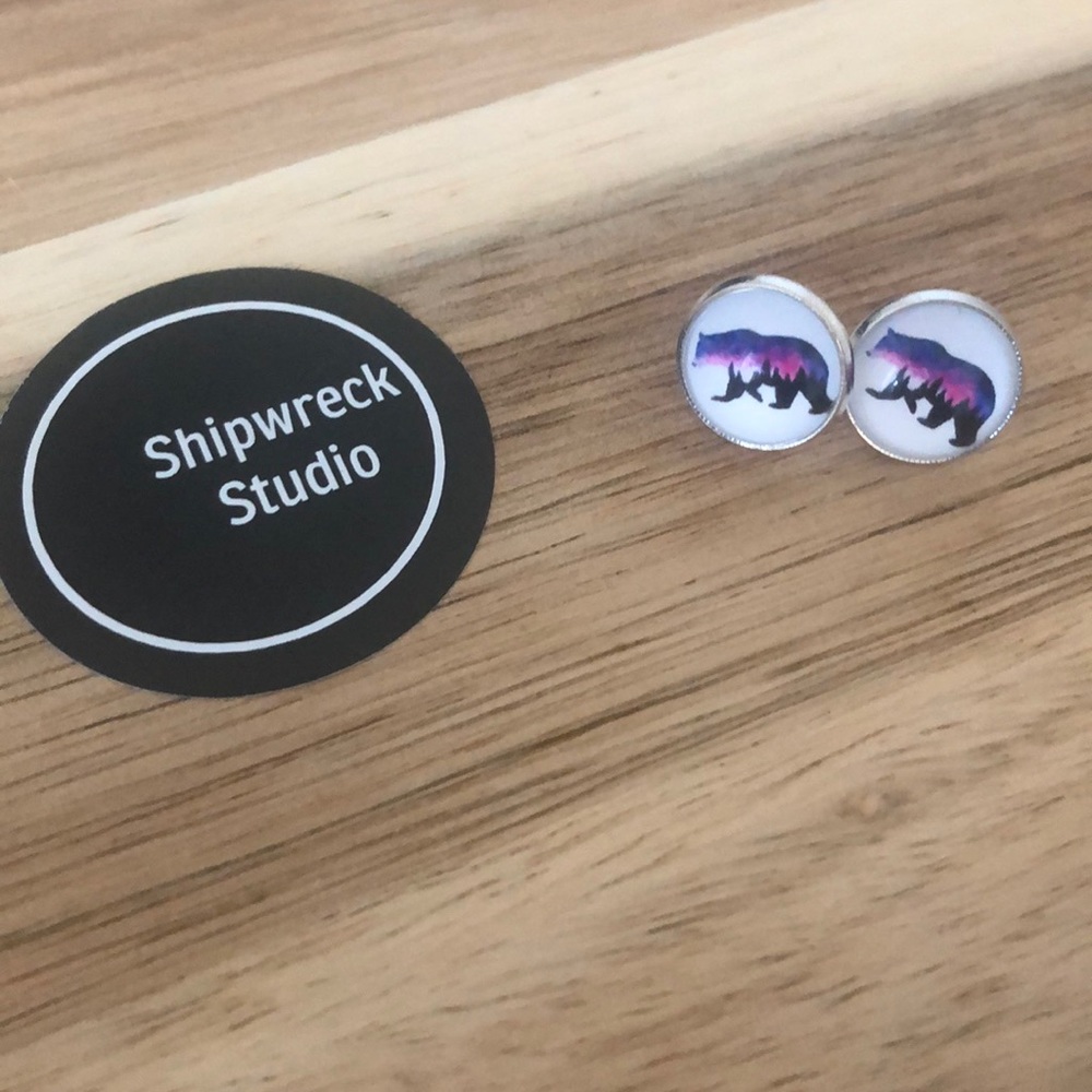 12mm Glass Scenic Bear Earrings NEW